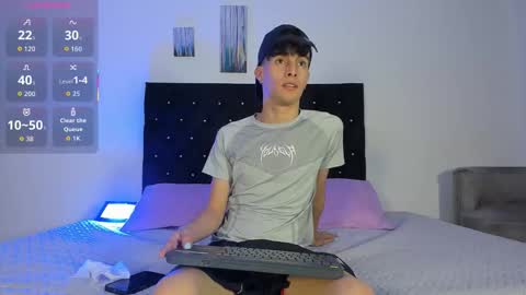 Snapshot of axxxel_twink chatting on 03/03/26, 03:12 Axxxel online show from 03/03/26, 03:12