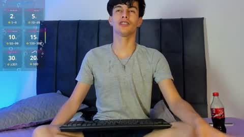 Snapshot of axxxel_twink chatting on 03/31/26, 02:13 Axxxel online show from 03/31/26, 02:13