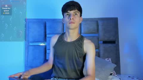 Snapshot of axxxel_twink chatting on 05/10/26, 01:11 Axxxel online show from 05/10/26, 01:11