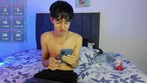 Snapshot of axxxel_twink chatting on 06/09/26, 03:18 Axxxel online show from 06/09/26, 03:18