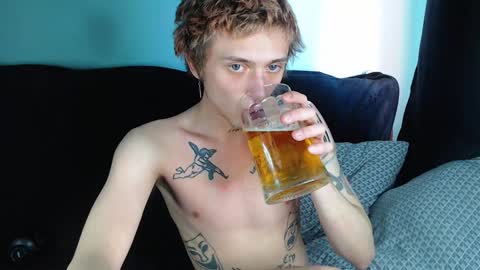 Ian skinny Slawa online show from 01/03/25, 08:54