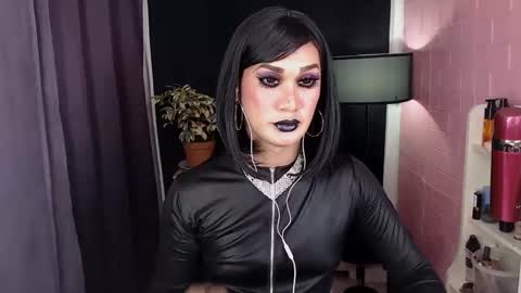 Snapshot of ayamiller chatting on 02/14/25, 05:09 aya online show from 02/14/25, 05:09