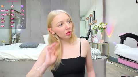 SundyRose online show from 11/24/25, 08:30