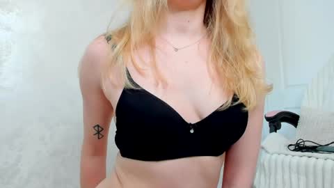 SundyRose online show from 05/16/26, 09:06