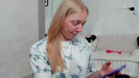 SundyRose online show from 05/29/26, 07:39