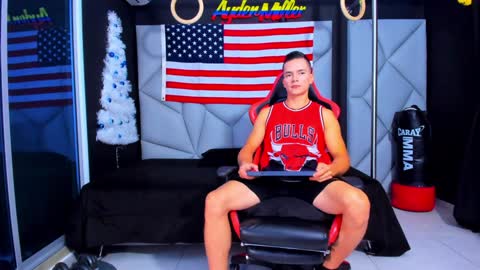 Ayden Miller online show from 12/30/24, 12:43