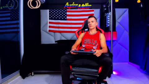 Ayden Miller online show from 02/04/25, 03:00