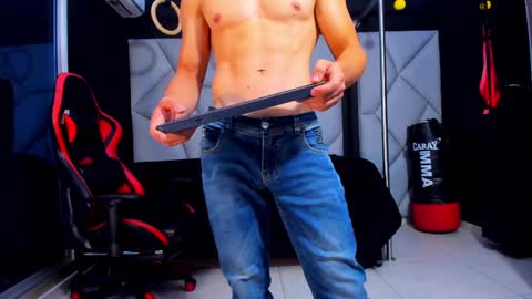 Ayden Miller online show from 02/22/25, 09:37