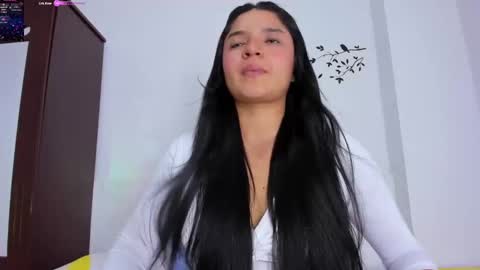 Snapshot of ayheleen_sexygirl3 chatting on 10/06/25, 09:01 Mariana online show from 10/06/25, 09:01