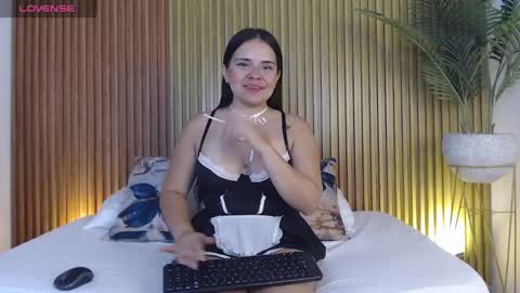 Snapshot of ayla13_ chatting on 01/24/25, 08:00 Alyda Jaramillo online show from 01/24/25, 08:00