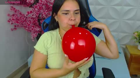 Snapshot of ayla13_ chatting on 09/11/25, 07:14 Alyda Jaramillo online show from 09/11/25, 07:14