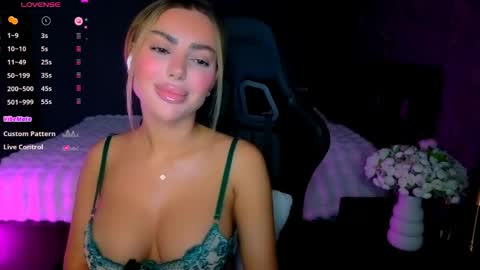  Ayla Demir  online show from 06/02/26, 08:11