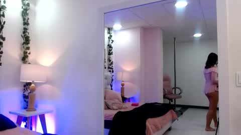 Snapshot of ayla_lumina chatting on 06/02/26, 07:27 Ayla online show from 06/02/26, 07:27