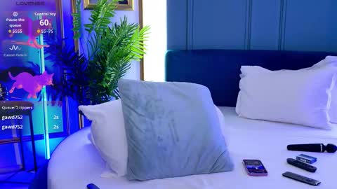 Snapshot of aylapearl_ chatting on 10/16/25, 06:53 Ayla online show from 10/16/25, 06:53