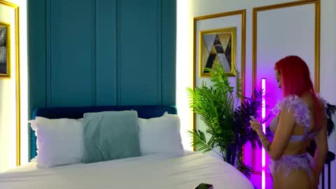 Snapshot of aylapearl_ chatting on 10/17/25, 06:43 Ayla online show from 10/17/25, 06:43