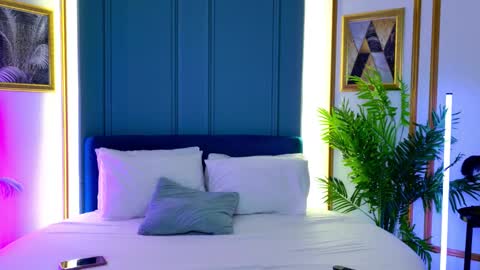 Snapshot of aylapearl_ chatting on 10/20/25, 07:03 Ayla online show from 10/20/25, 07:03