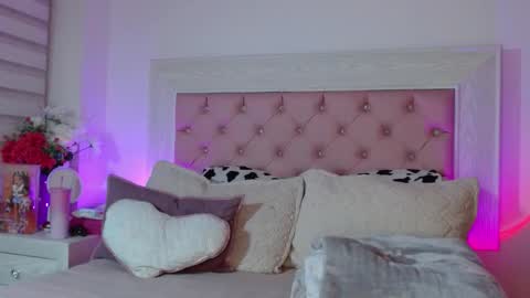 Snapshot of ayleen_m chatting on 03/15/26, 04:18 AYLEEN online show from 03/15/26, 04:18
