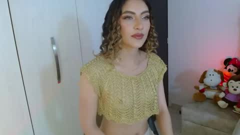 Snapshot of ayleen_m chatting on 06/04/26, 09:43 AYLEEN online show from 06/04/26, 09:43