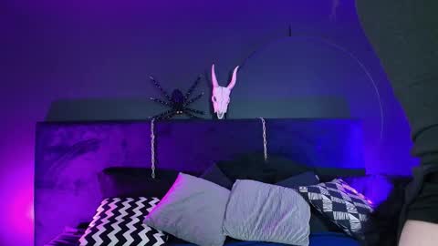 Aylen online show from 10/20/25, 07:58