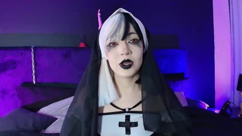 Snapshot of aylen_darkmoor chatting on 11/15/25, 07:54 Aylen online show from 11/15/25, 07:54