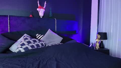 Snapshot of aylen_darkmoor chatting on 11/25/25, 07:58 Aylen online show from 11/25/25, 07:58