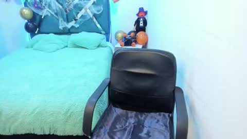 Aylin online show from 10/27/25, 01:48