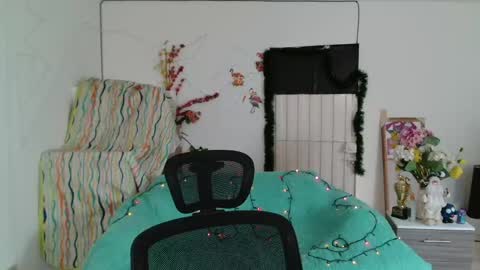 Aylin online show from 05/20/26, 08:26