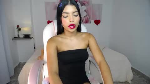 aylin_ross_ online show from 06/18/26, 04:13