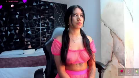 Snapshot of aylinlove_ chatting on 06/03/26, 12:19 aylinlove_ online show from 06/03/26, 12:19