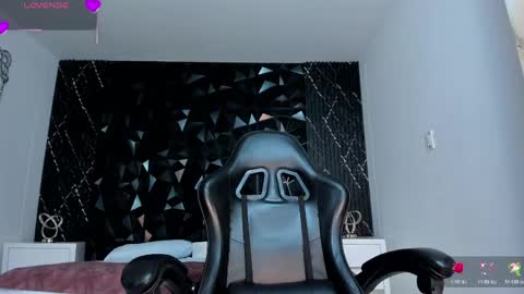 Snapshot of aylinlove_ chatting on 06/03/26, 02:33 aylinlove_ online show from 06/03/26, 02:33