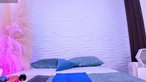 Snapshot of aylinlove_ chatting on 06/11/26, 12:25 aylinlove_ online show from 06/11/26, 12:25