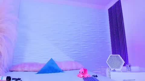 aylinlove_ online show from 07/05/26, 11:28