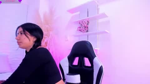 aylinlove_ online show from 07/29/26, 11:41