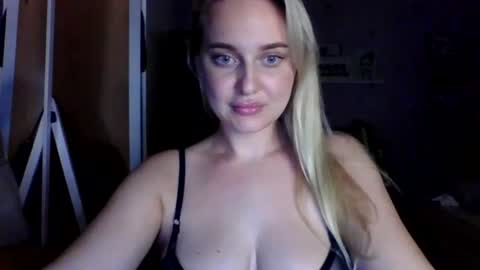 aylinn9999 online show from 07/25/26, 10:18