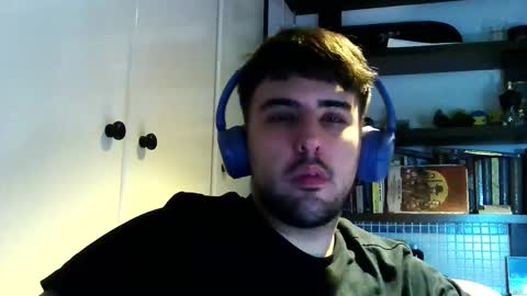 Snapshot of aymimadrdelbich0 chatting on 11/01/25, 07:05 ApoloArt online show from 11/01/25, 07:05