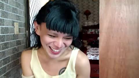 Snapshot of aymkyline chatting on 11/15/25, 02:42 aymkyline online show from 11/15/25, 02:42