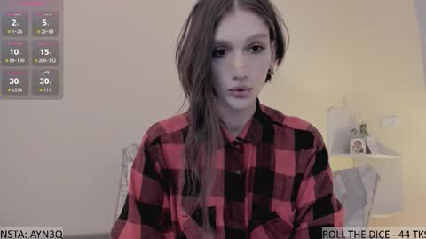 Snapshot of ayn3q chatting on 10/28/25, 07:56 AYNEK fansly online show from 10/28/25, 07:56