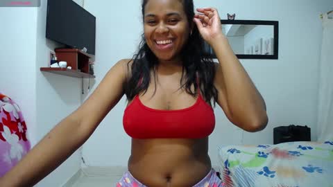 Snapshot of aynaraross1 chatting on 12/11/24, 05:10 aynaraross1 online show from 12/11/24, 05:10