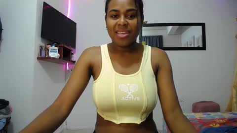 Snapshot of aynaraross1 chatting on 02/24/25, 04:27 aynaraross1 online show from 02/24/25, 04:27