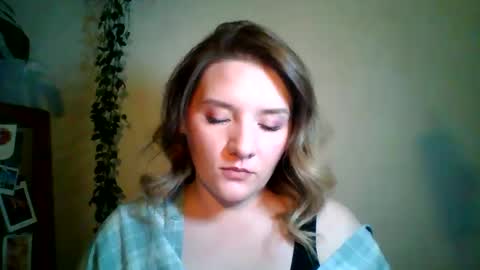 Snapshot of ayrix chatting on 09/19/25, 06:08 ayrix online show from 09/19/25, 06:08