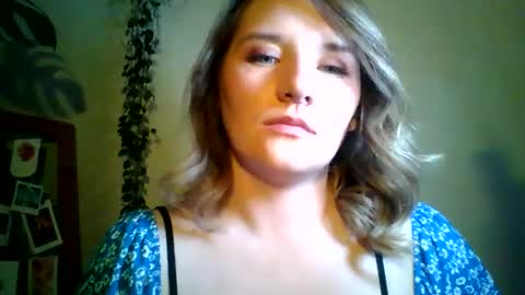 Snapshot of ayrix chatting on 09/20/25, 07:26 ayrix online show from 09/20/25, 07:26