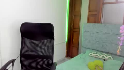 aysha_winxx online show from 11/25/25, 03:50