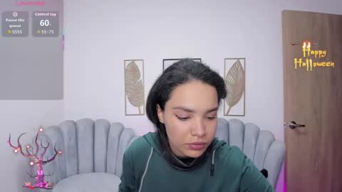 ayshel_cooperr online show from 10/25/25, 04:20