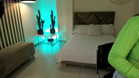 Ayshel online show from 11/26/25, 03:29