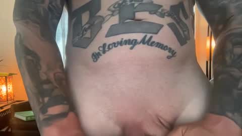 Snapshot of az_tatts chatting on 09/21/25, 11:06 az_tatts online show from 09/21/25, 11:06