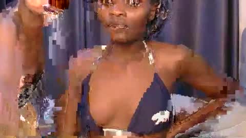 Azalea online show from 10/30/25, 06:41