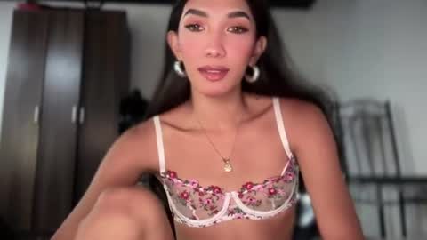 Snapshot of azalea_cum69 chatting on 06/11/26, 02:53 azalea_cum69 online show from 06/11/26, 02:53