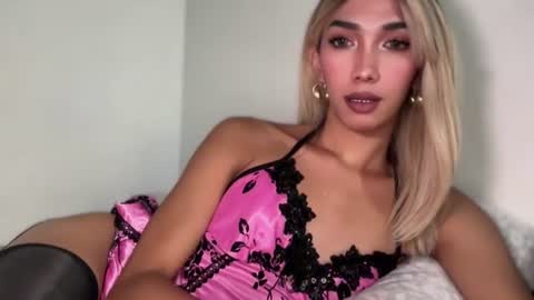 Snapshot of azalea_cum69 chatting on 07/14/26, 05:34 azalea_cum69 online show from 07/14/26, 05:34