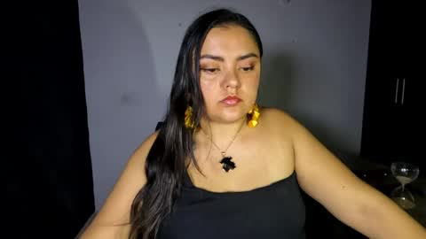 Snapshot of azaraonyx chatting on 05/19/26, 06:47 Goddess Azara online show from 05/19/26, 06:47