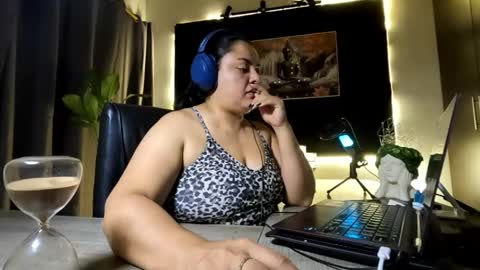Snapshot of azaraonyx chatting on 06/05/26, 04:13 Goddess Azara online show from 06/05/26, 04:13